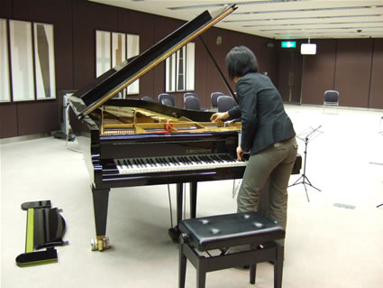 504_pianotuner.jpg