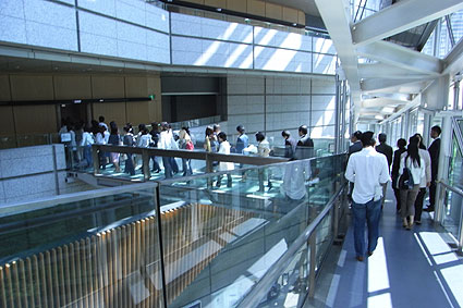 en_20080430_02.jpg