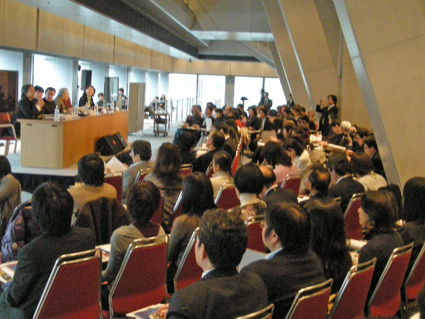 212_press2.jpg