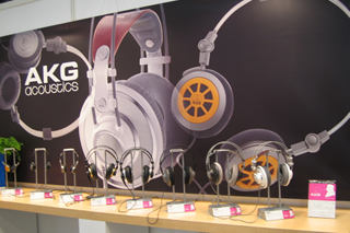 503_akg1.jpg